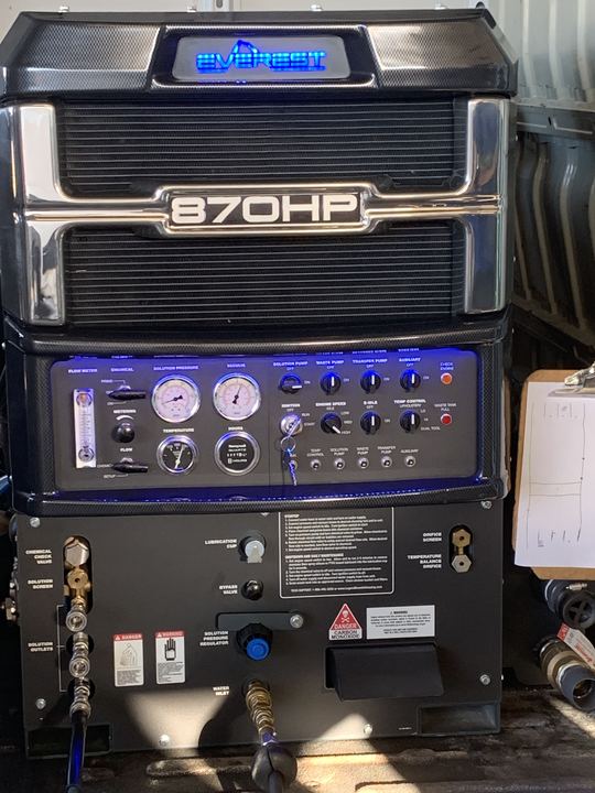 Control panel of the 870HP truck-mounted carpet and tile cleaning machine